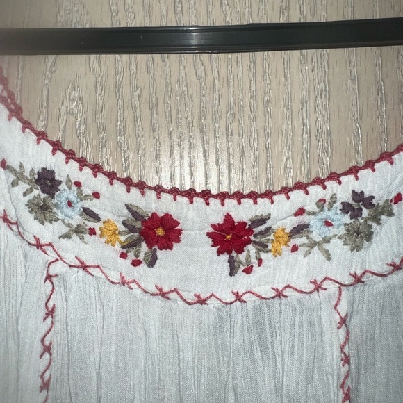 Vintage Embroidered Blouse - Picture 3 of 4